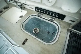 Thumbnail von Boston Whaler 420 Outrage