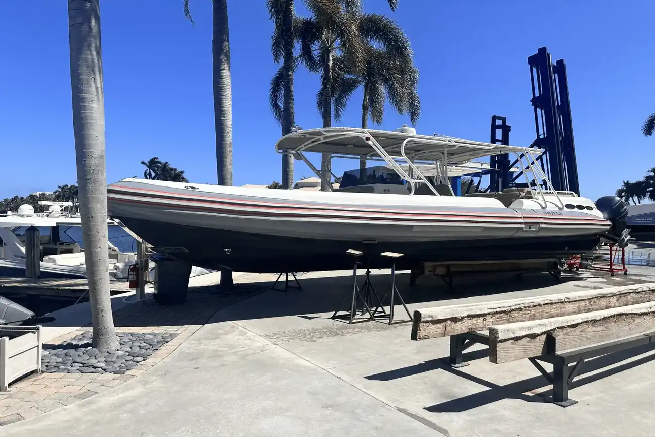 Nautica International 44 Express