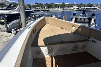 Thumbnail von Nautica International 44 Express