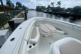 Thumbnail von Boston Whaler 370 Outrage