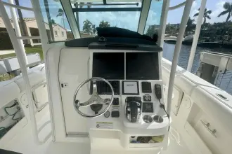 Thumbnail von Boston Whaler 370 Outrage
