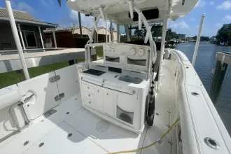 Thumbnail von Boston Whaler 370 Outrage