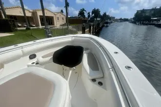 Thumbnail von Boston Whaler 370 Outrage