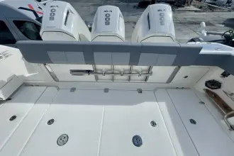 Thumbnail von Boston Whaler 420 Outrage