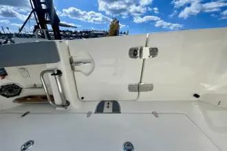 Thumbnail von Boston Whaler 420 Outrage