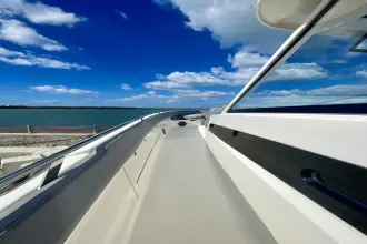 Thumbnail von Boston Whaler 420 Outrage