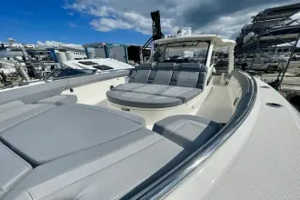 Thumbnail von Boston Whaler 420 Outrage