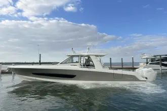 Thumbnail von Boston Whaler 420 Outrage