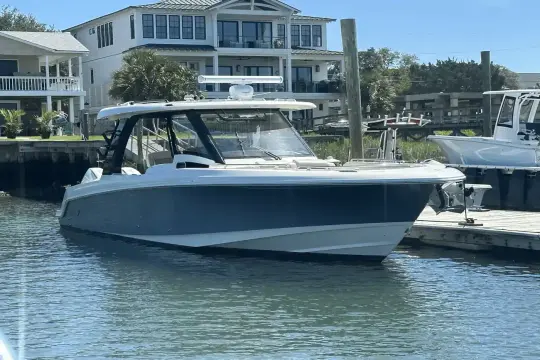 Boston Whaler 350 Realm