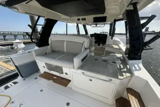 Thumbnail von Boston Whaler 350 Realm