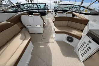 Thumbnail von Sea Ray SLX 350