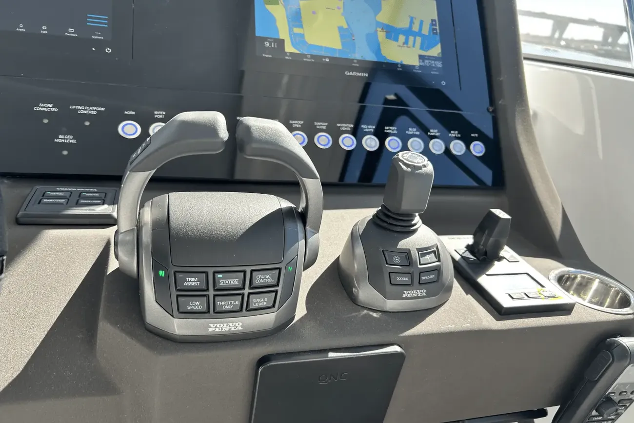 Thumbnail von Azimut Atlantis 45