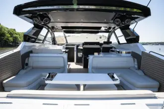 Thumbnail von Cruisers Yachts 50 GLS OB