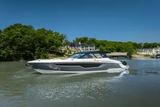 Thumbnail von Cruisers Yachts 50 GLS OB