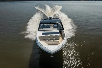 Thumbnail von Cruisers Yachts 50 GLS OB