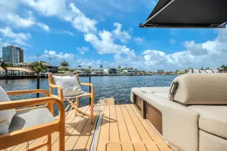 Thumbnail von Azimut Seadeck 6