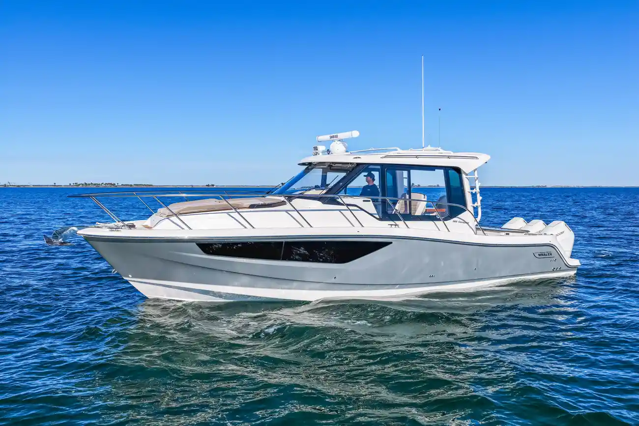 Thumbnail von Boston Whaler 360 Outrage