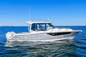 Thumbnail von Boston Whaler 360 Outrage