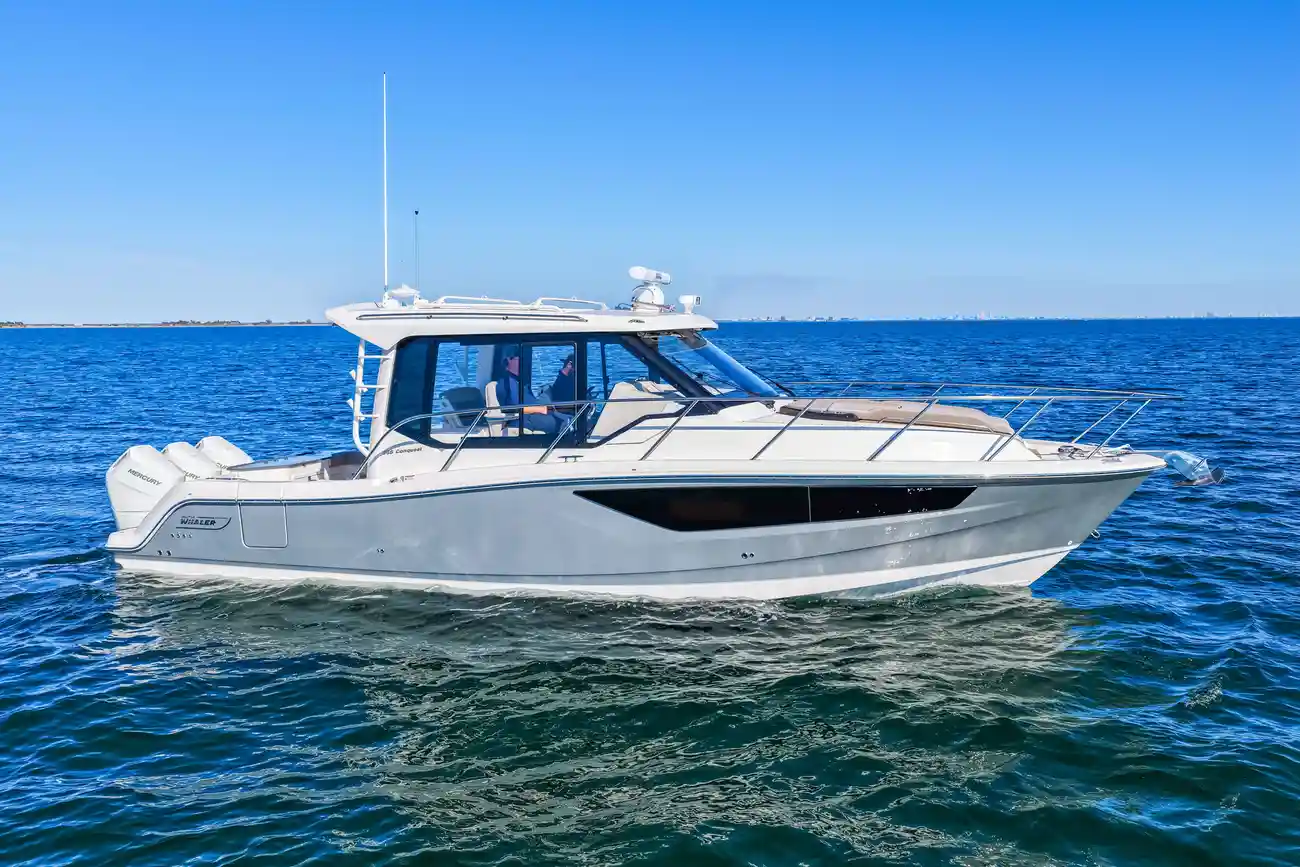 Thumbnail von Boston Whaler 360 Outrage