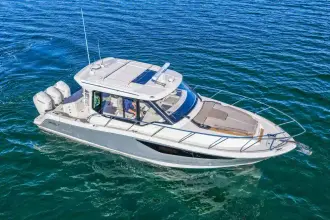 Thumbnail von Boston Whaler 360 Outrage
