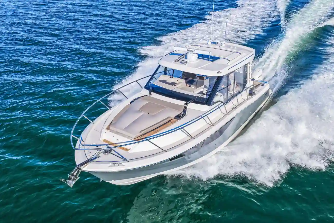 Thumbnail von Boston Whaler 360 Outrage