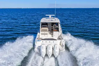 Thumbnail von Boston Whaler 360 Outrage