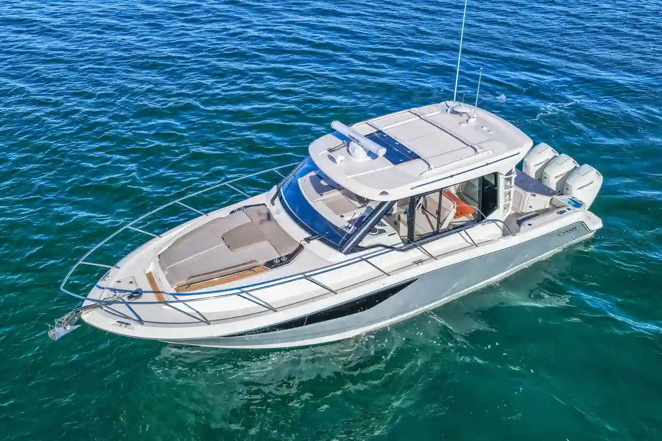 Thumbnail von Boston Whaler 360 Outrage