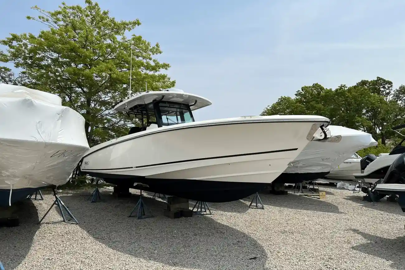 Boston Whaler 330 Outrage
