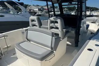 Thumbnail von Boston Whaler 330 Outrage