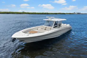 Thumbnail von Boston Whaler 380 Outrage