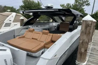 Thumbnail von Cruisers Yachts 42 GLS OB