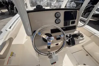 Thumbnail von Boston Whaler 230 Outrage