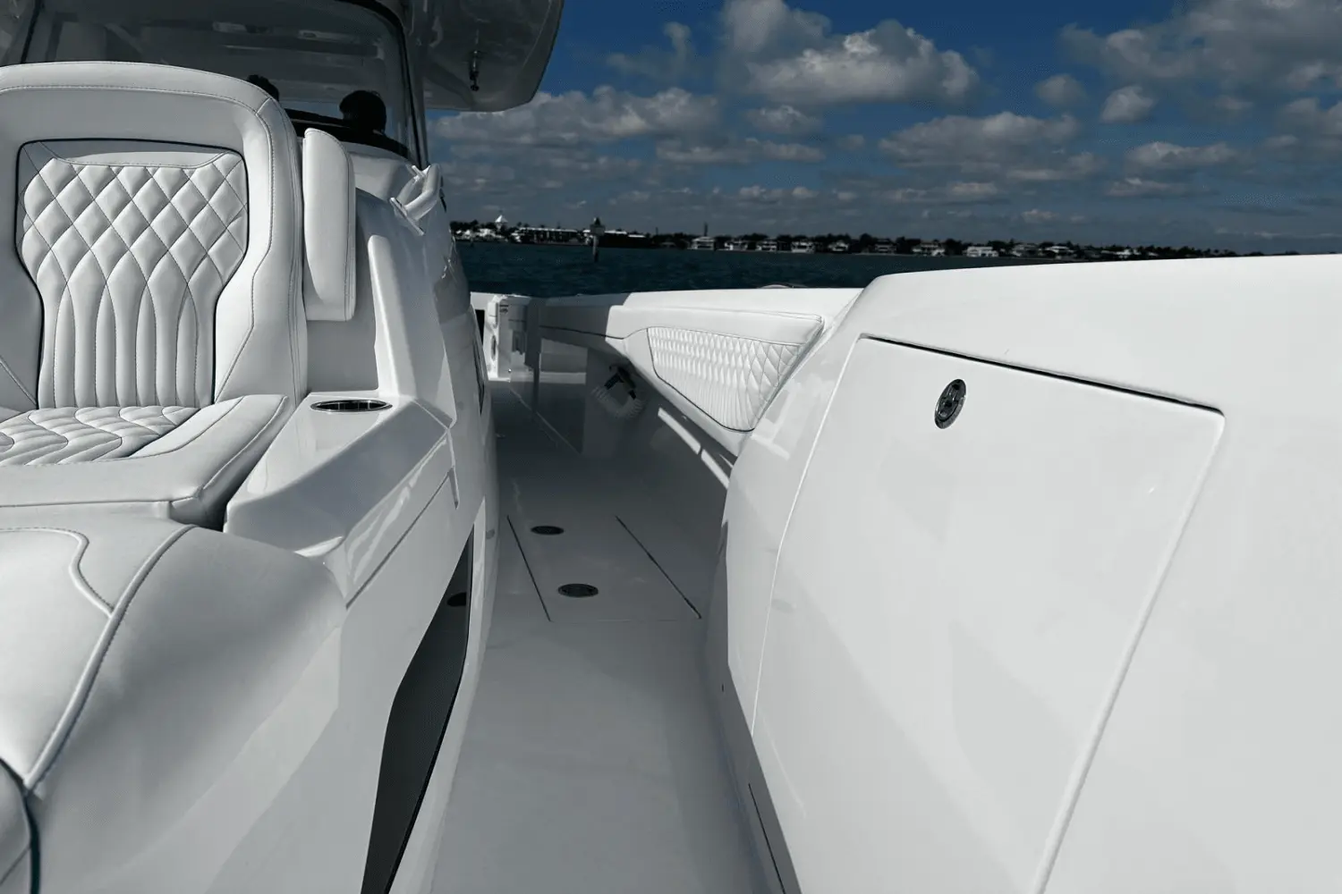 Thumbnail von Intrepid 41 Panacea