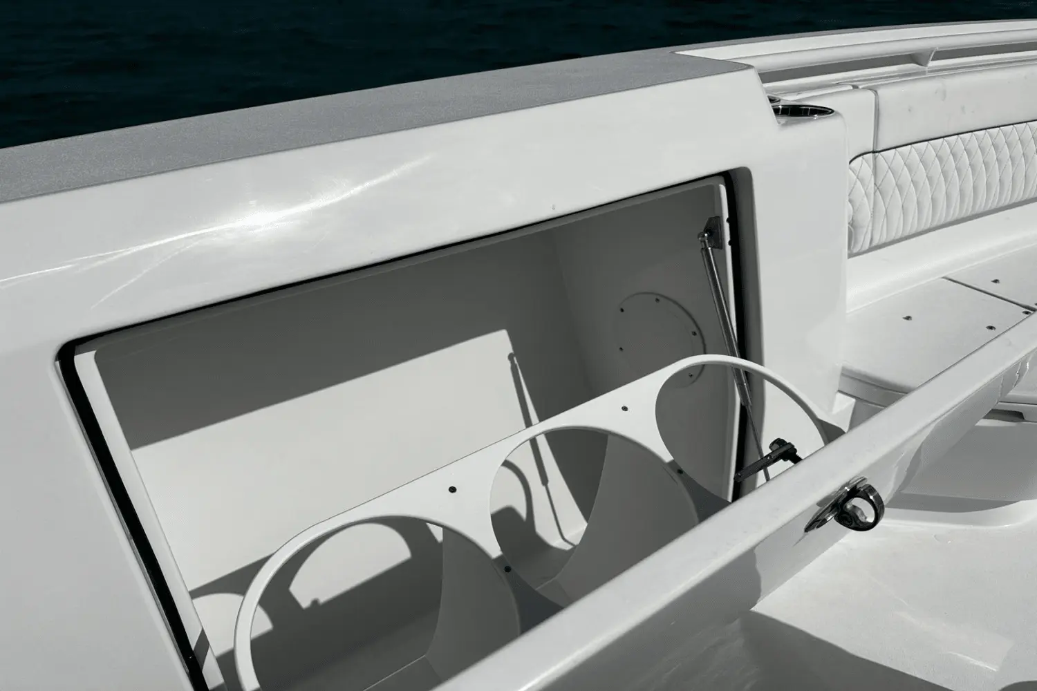 Thumbnail von Intrepid 41 Panacea