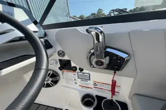 Thumbnail von Sea Ray SDX 270