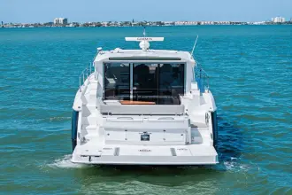 Thumbnail von Cruisers Yachts 46 Cantius