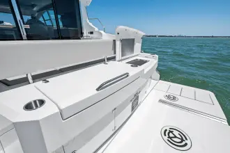 Thumbnail von Cruisers Yachts 46 Cantius