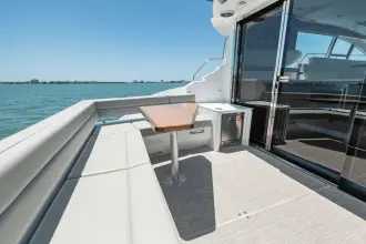 Thumbnail von Cruisers Yachts 46 Cantius