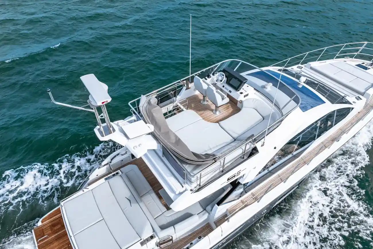 Thumbnail von Azimut S6