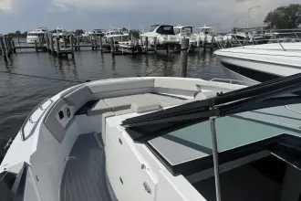 Thumbnail von Cruisers Yachts 34 GLS OB