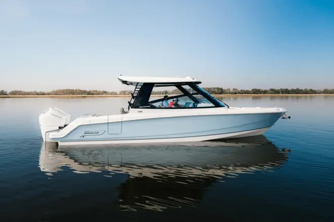Boston Whaler 330 Vantage