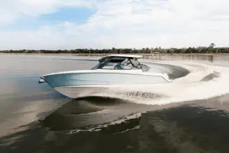 Thumbnail von Boston Whaler 330 Vantage