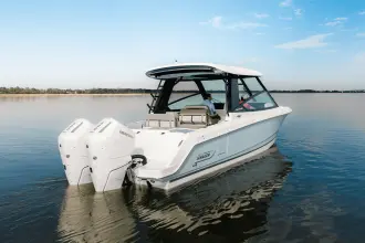 Thumbnail von Boston Whaler 330 Vantage