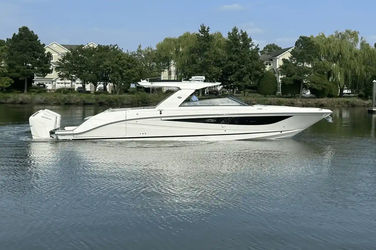 Sea Ray SLX 400 Outboard