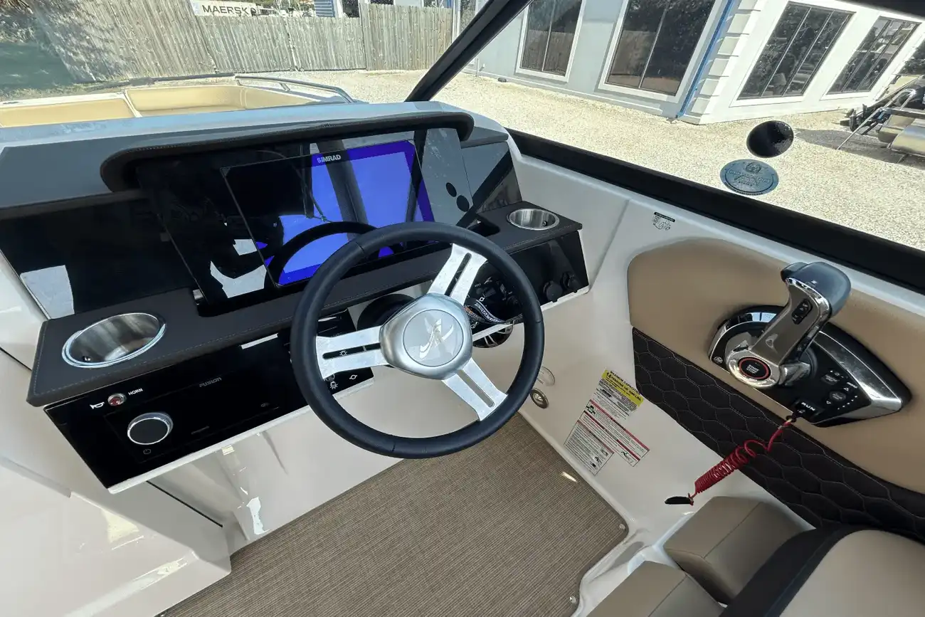 Thumbnail von Sea Ray SDX 250 Outboard