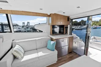 Thumbnail von Cruisers Yachts 46 Cantius