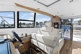 Thumbnail von Cruisers Yachts 46 Cantius