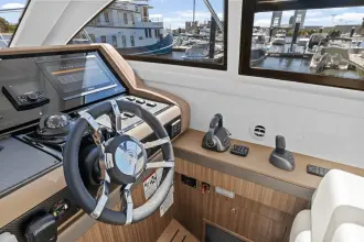 Thumbnail von Cruisers Yachts 46 Cantius