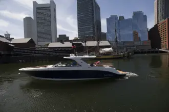 Thumbnail von Sea Ray SLX 400