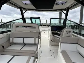 Thumbnail von Boston Whaler 330 Vantage